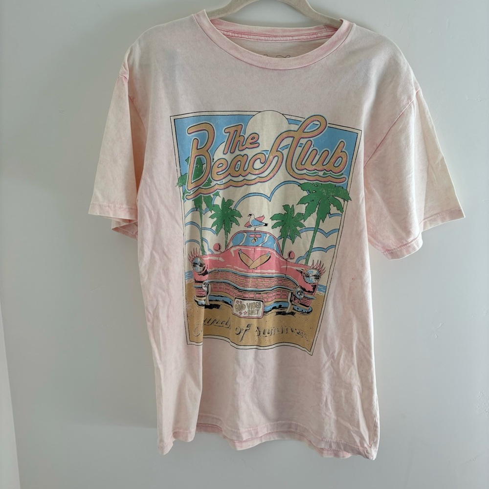 Lotus Fashion The Beach Club Graphic Tee